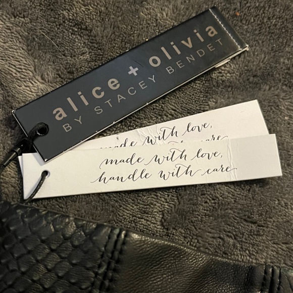 SOLID BLACK LEATHER MINI SKIRT - Picture 4 of 6